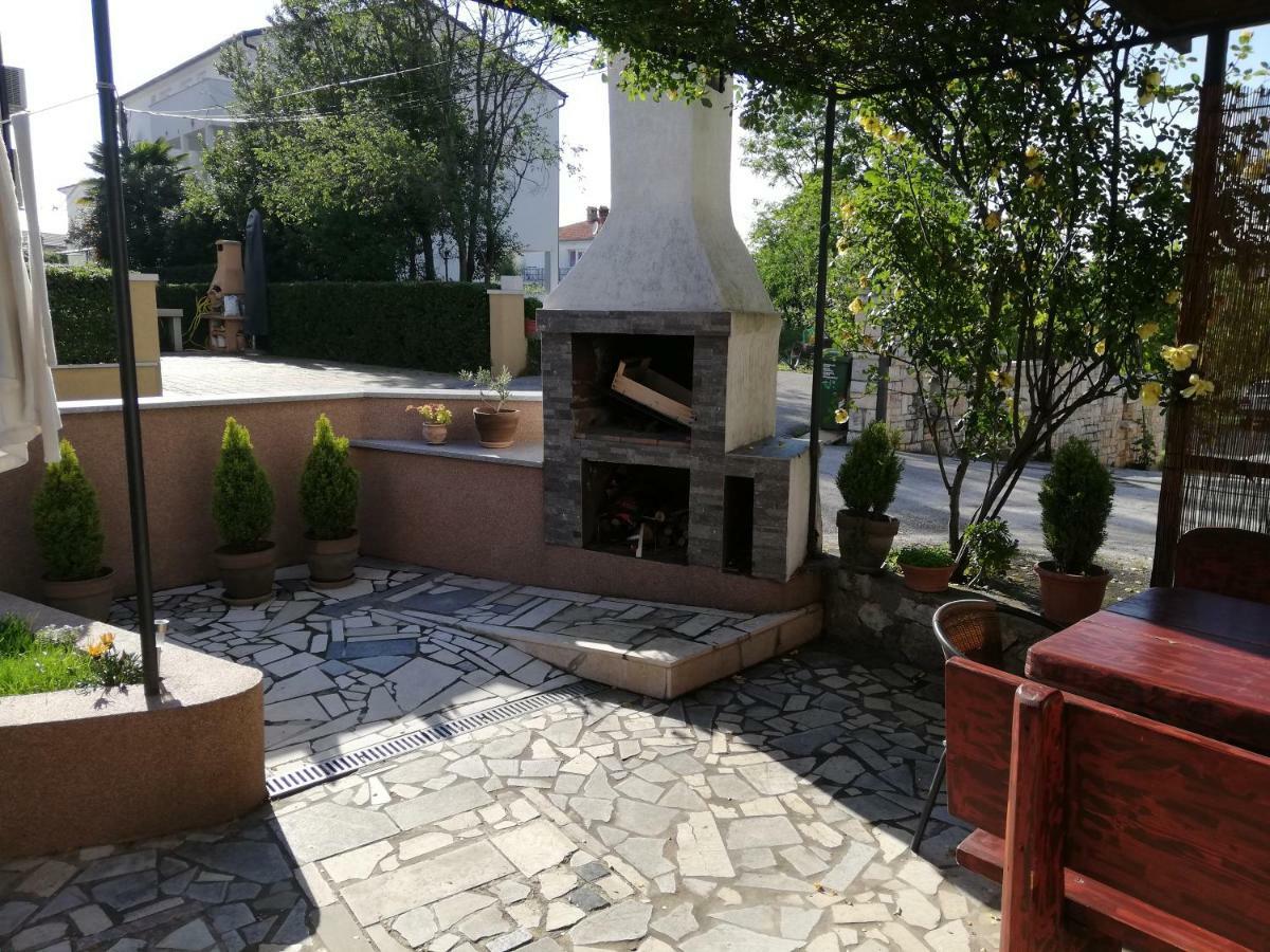 Family Apartman Luka Apartment โรวีน ภายนอก รูปภาพ