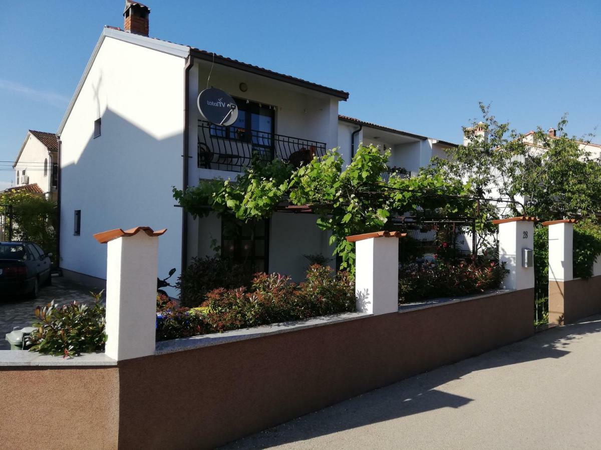 Family Apartman Luka Apartment โรวีน ภายนอก รูปภาพ